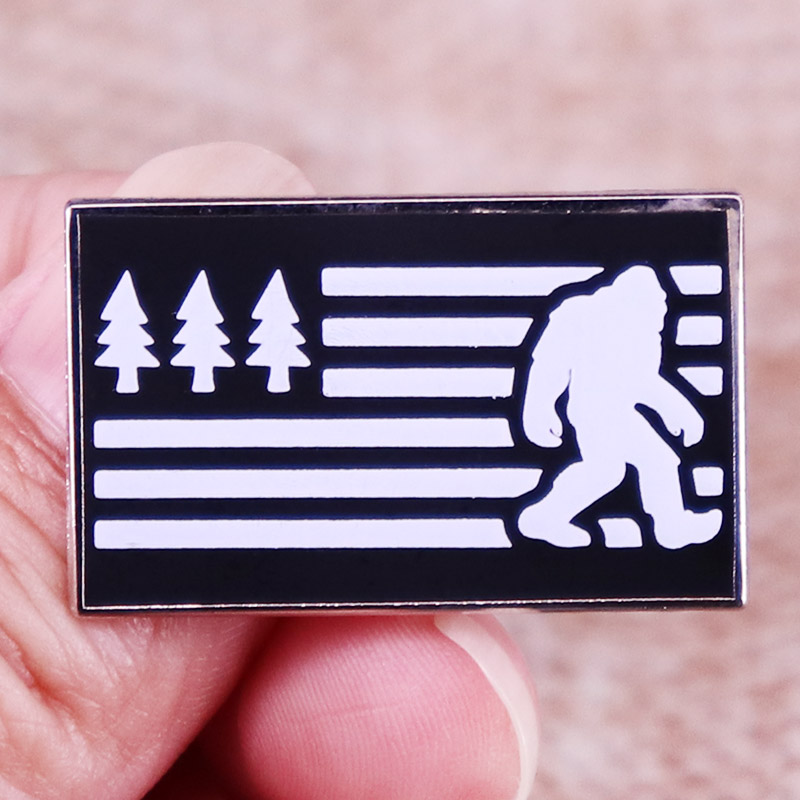 Pacific Jewelry & Watches Los Angeles - Amerikanische Flagge Bigfoot PNW Pacific Emaille
